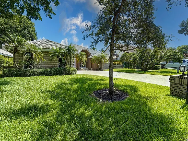 11999 Classic Dr — Photo 3