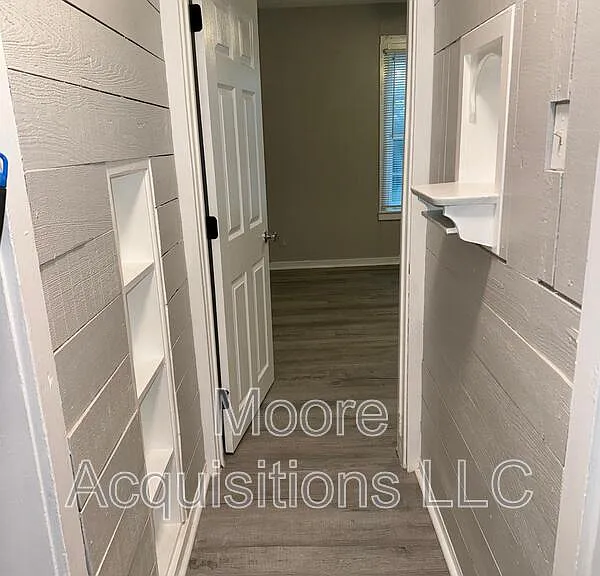 500 W Burrell St — Photo 2