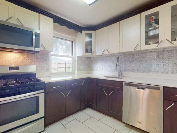 150-20 Jewel Avenue image 13 of 26