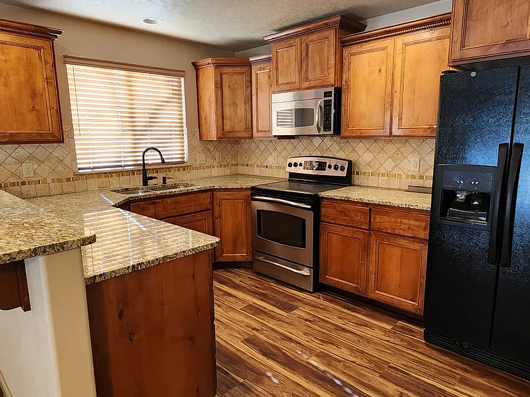 720 N Shadowfox Pl — Photo 2