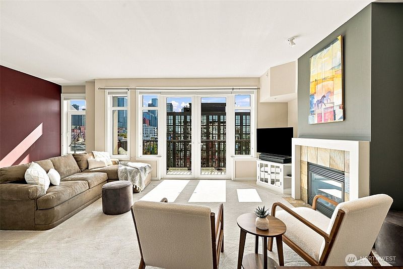 3rd image of 2607 Western Avenue #1002