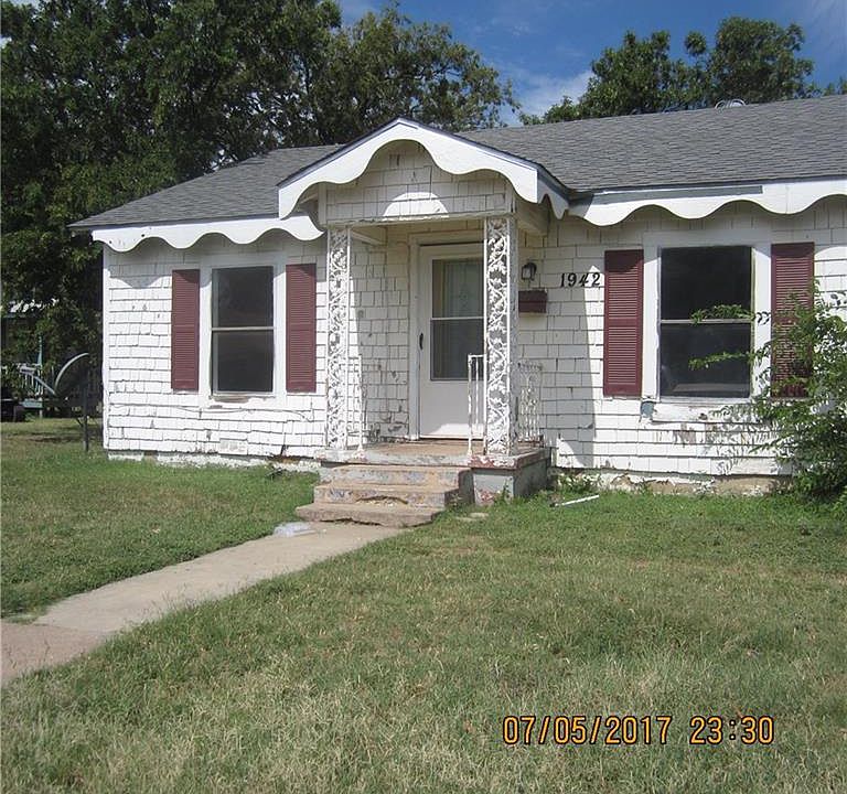 1st image of 1942 Ross Ave