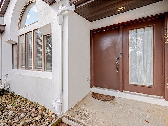 2nd image of 502 Casa Vita Dr