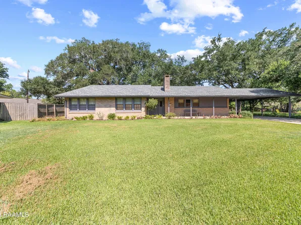 213 Hilltop Cir, New Iberia, LA 70563