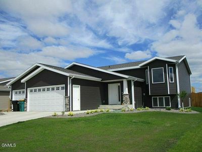 5012 Hitchcock Dr, City Of Bismarck, ND, 58503
