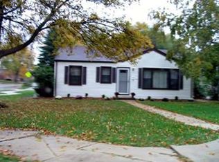 403 S Gables Blvd, Wheaton, IL 60187