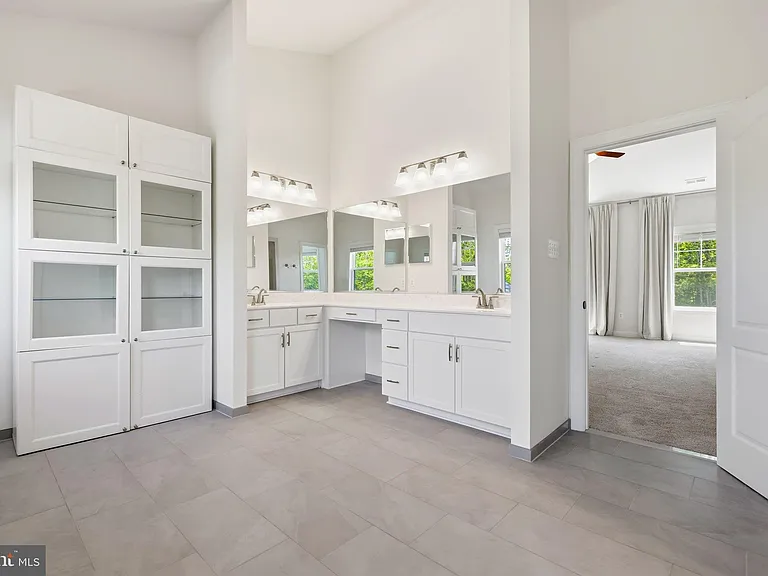 301 Kingdom Dr — Photo 68