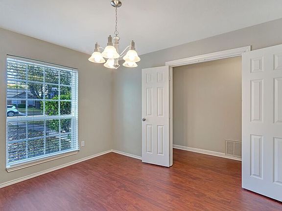 3rd image of 2334 La Costa