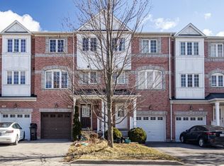 27 Etienne St #4, Toronto, ON M1L 0A4