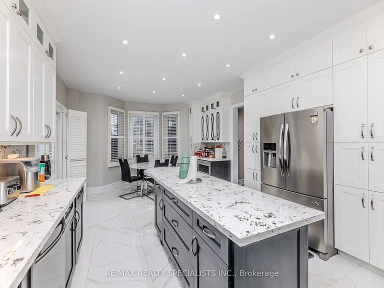121 Boxwood Cres — Photo 21