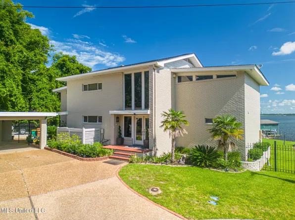 435 Christi Ln, Biloxi, MS 39531