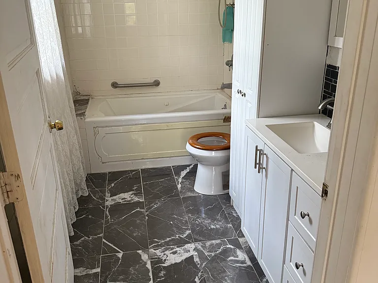 584 Western Ave — Photo 4