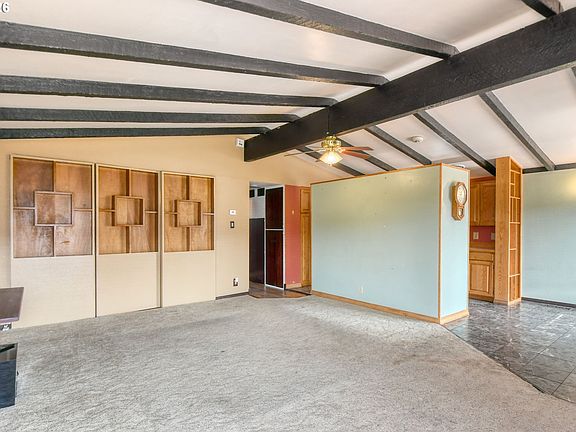 4th image of 1109 SW 28th St