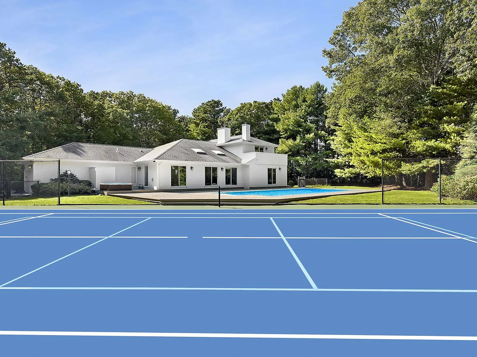 Quogue North Contemporary Estate With Pool & Tennis — Photo 4