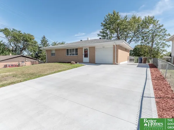 9405 Briarwood Ln, Bellevue, NE 68147