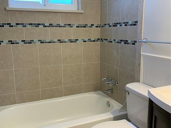 5th image of 1125 N Rosemary St Unit 1-4