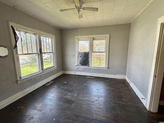 3rd image of 251 Garland Ave