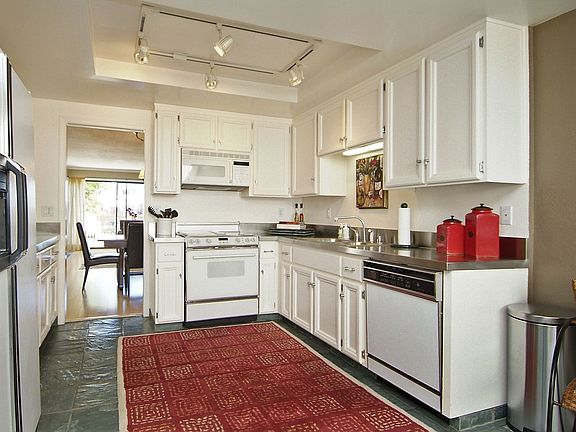 2nd image of 607 Portofino Ln