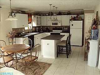 3rd image of 174 Stamford Dr