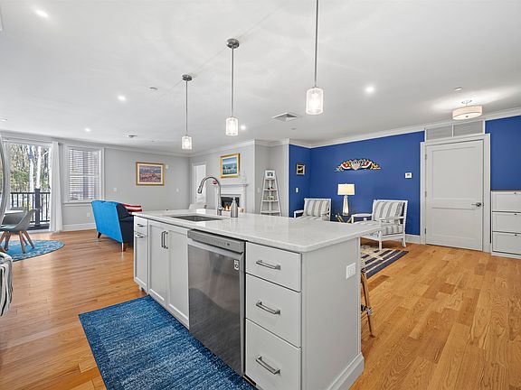 4th image of 32 Willey Creek Road #303