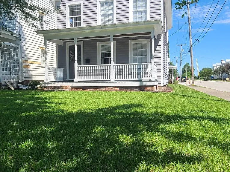 402 Queen St — Photo 20