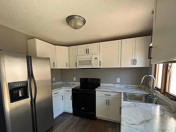 5th image of 2206 S Holt Ave