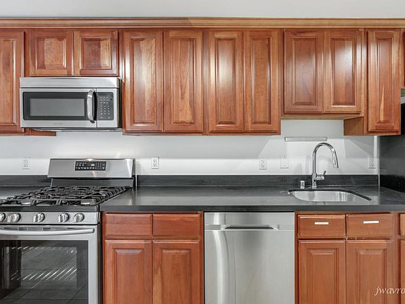 3rd image of 457 Potrero Ave #D