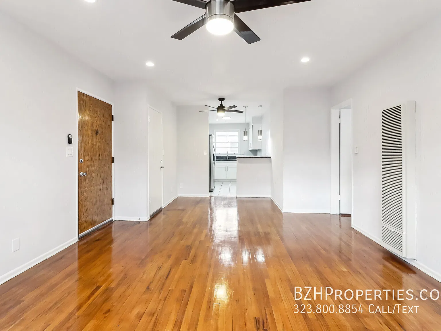 Bright Valley Village 2BR with Renovated Kitchen & Parking — Photo 3