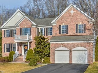 8 Red Maple Ln, Flanders, NJ 07836