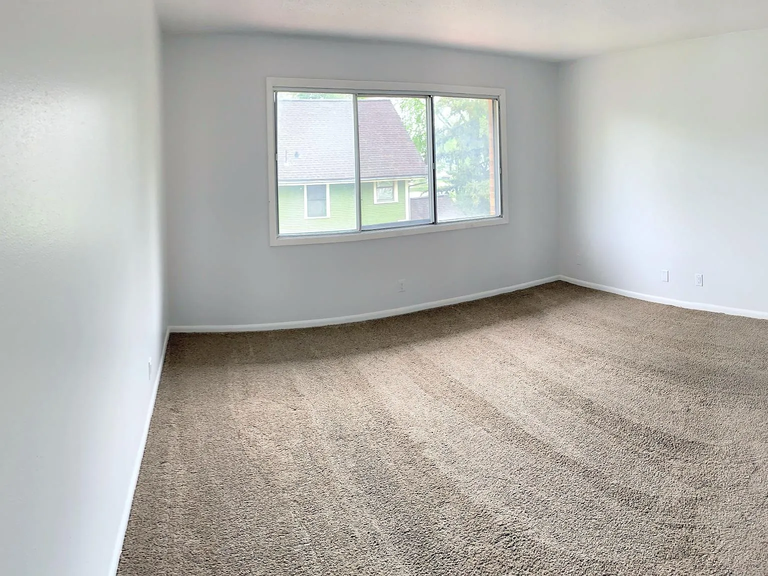 2 bed, 1.5 bath, 950 sqft, $940 — Photo 3