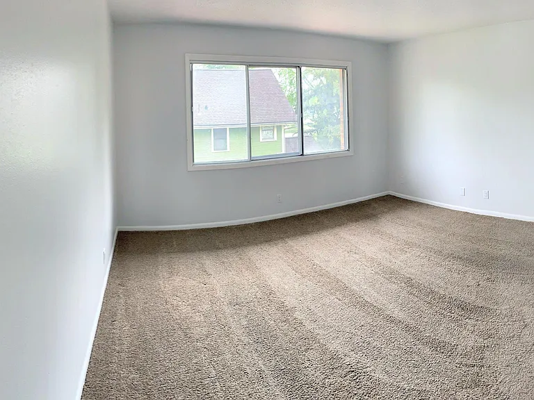 716 Wilson Ave #5 — Photo 3
