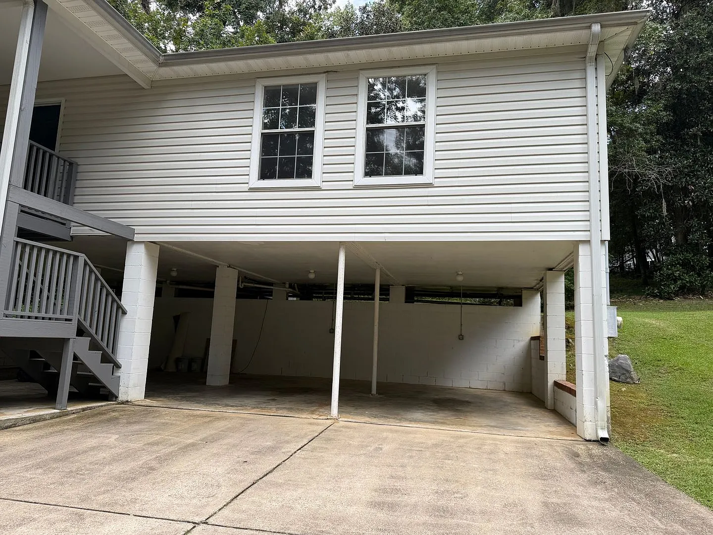 Great Home Off Meridian Road — Photo 3