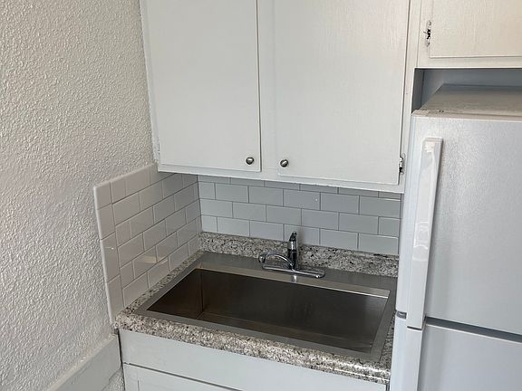4th image of 800 Granby St #1A