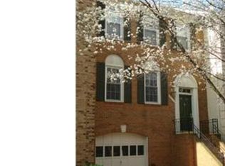 2041 Pieris Ct, Vienna, VA 22182