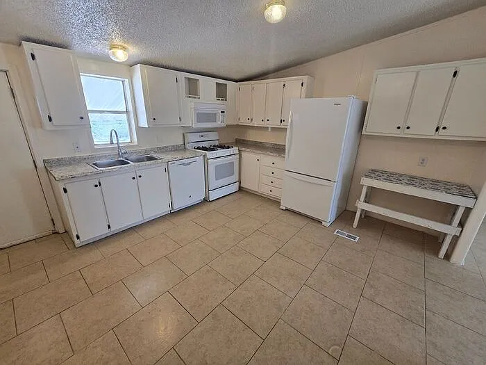 1468 S Calle Anasazi — Photo 3