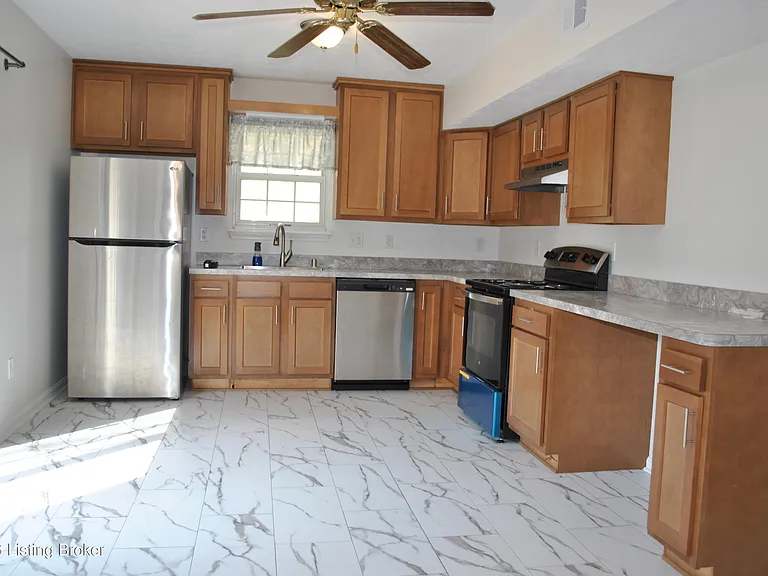 4118 Hickoryview Dr — Photo 13