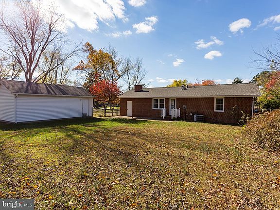 3rd image of 710 Payton Dr