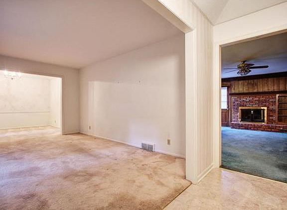 3rd image of 9605 W 97th St