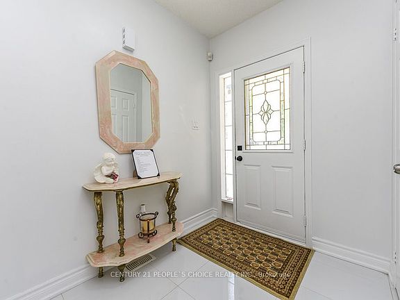 4th image of 6 Sunny Glen Cres