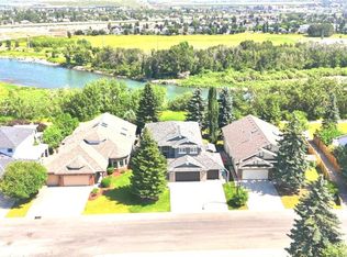 12078 W Diamond Vw SE, Calgary, AB T2J 7B2
