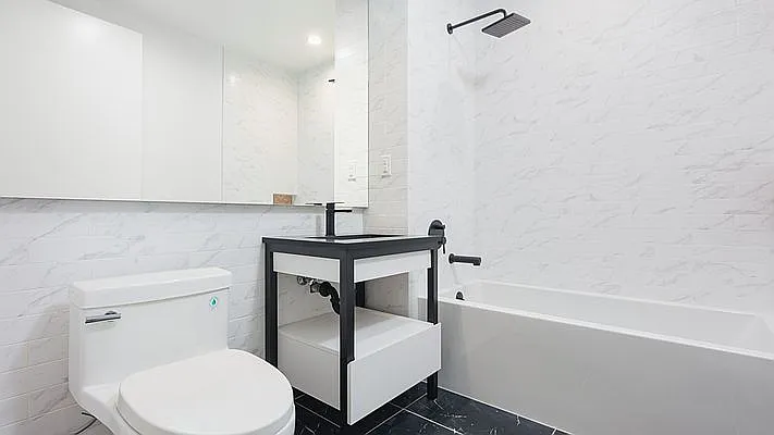 Rented by Nooklyn NYC LLC | media 13