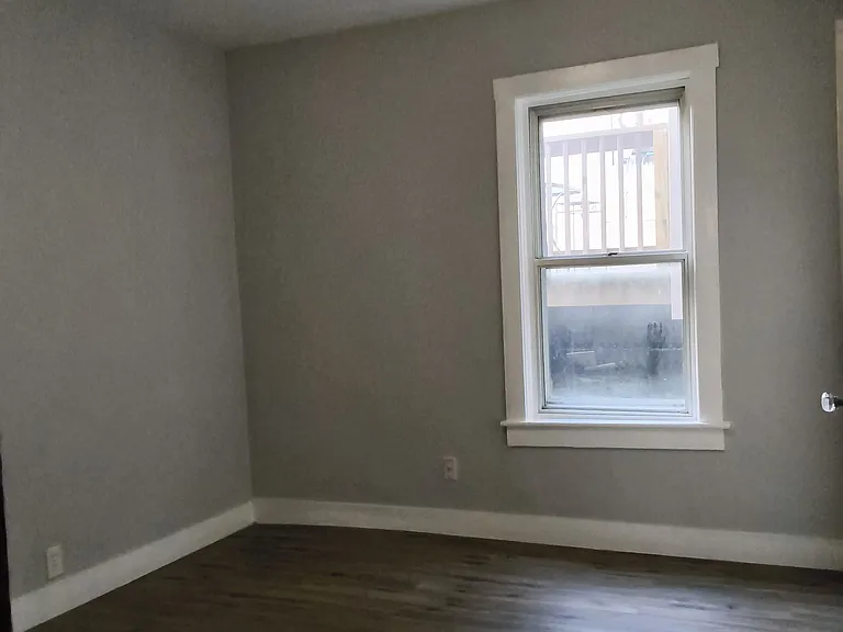 212-218 Lowell St — Photo 7