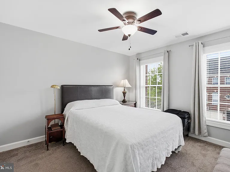 8439 Kirby Lionsdale Dr — Photo 10