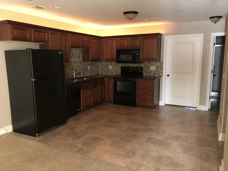 13663 Oak Valley Dr — Photo 8