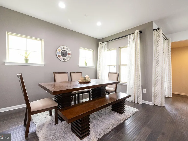 5861 Oakdale Village Rd — Photo 8