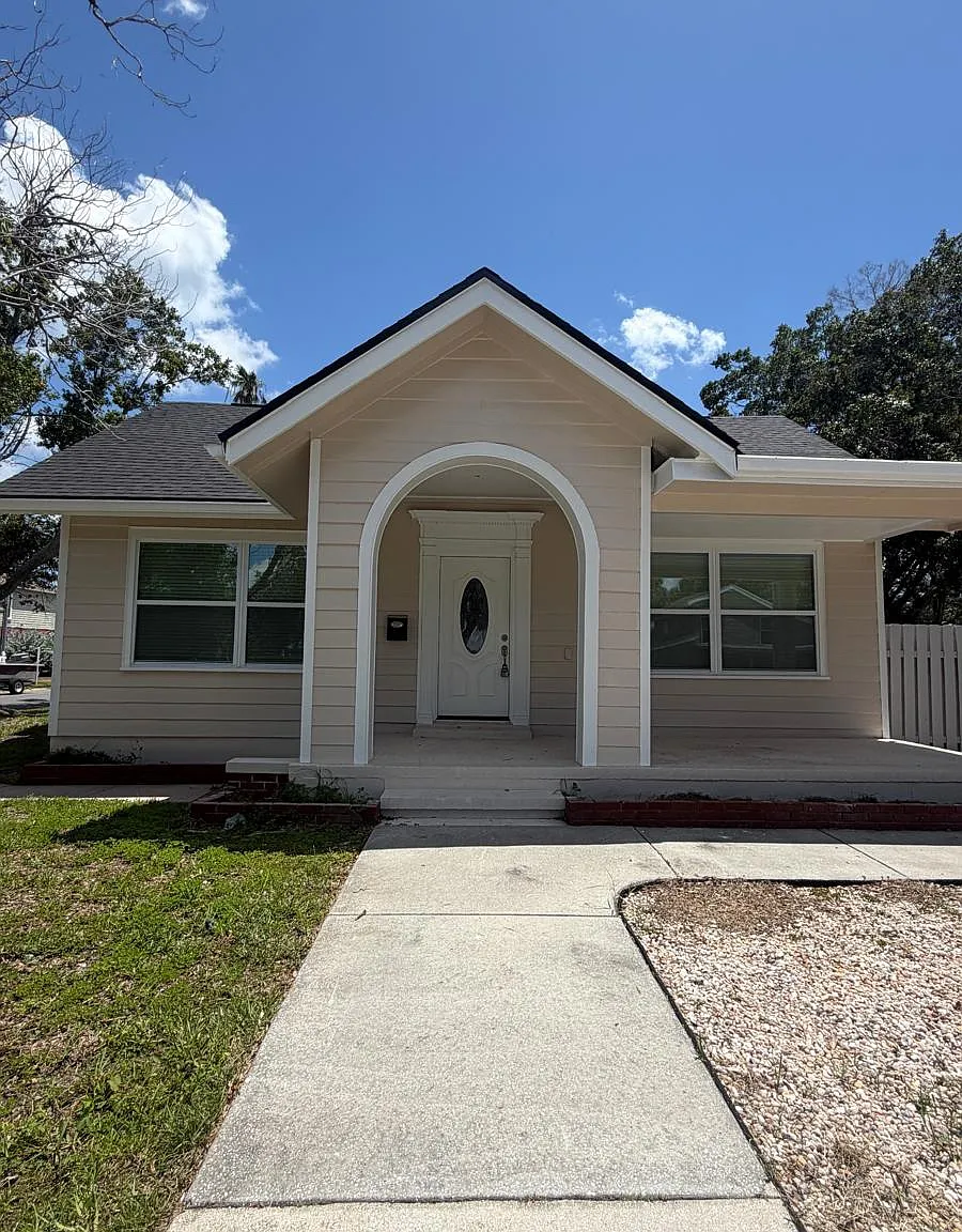 3 bed, 1686 sqft, $3,400 — Photo 1