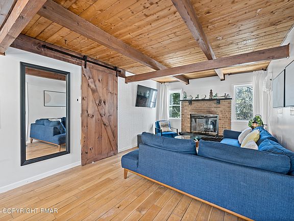 3rd image of 7696 Fawn Ln