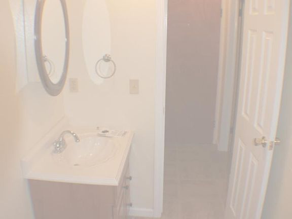 5th image of 107 N Clark St APT 4