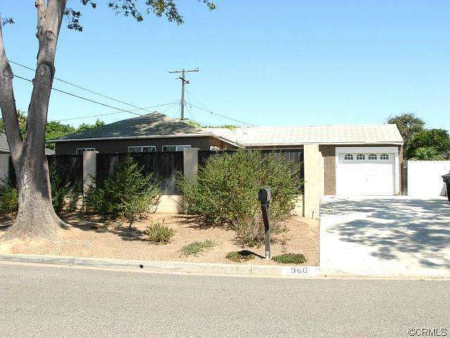 1st image of 960 Linden Pl