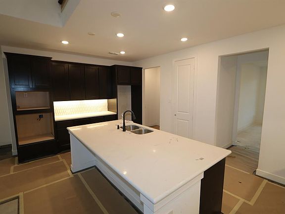 4th image of 5703 Barton Heights Court